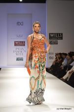 Model walk the ramp for Rajdeep Ranawat Show at Wills Lifestyle India Fashion Week 2012 day 5 on 10th Oct 2012 (83).JPG